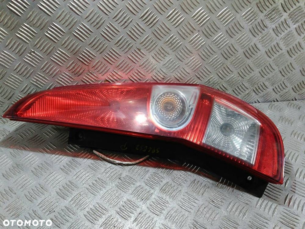 LAMPA PRAWA TYLNA SUZUKI SPLASH - 1