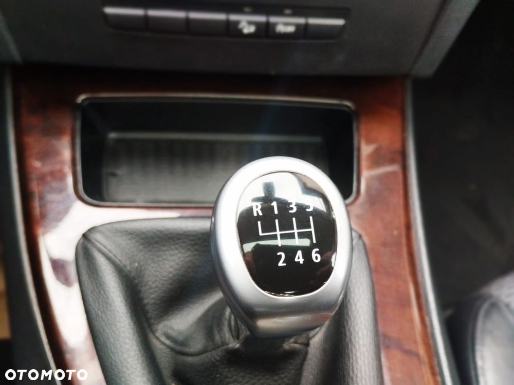 BMW Seria 3 320d - 31