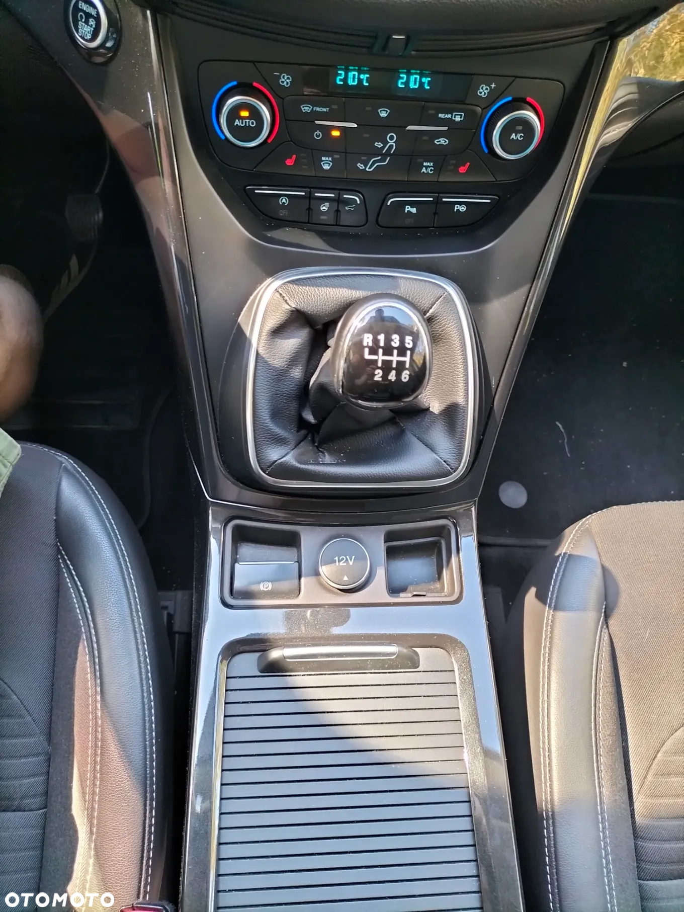 Ford Kuga 1.5 EcoBoost 2x4 Titanium - 25