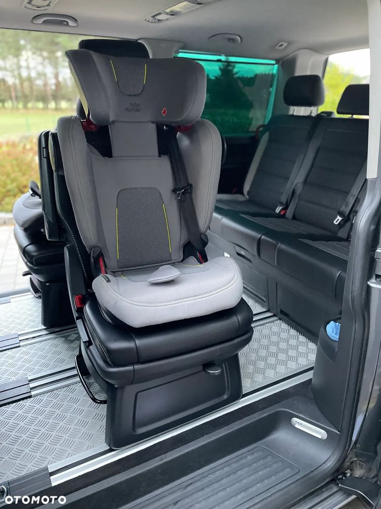 Volkswagen Multivan - 10