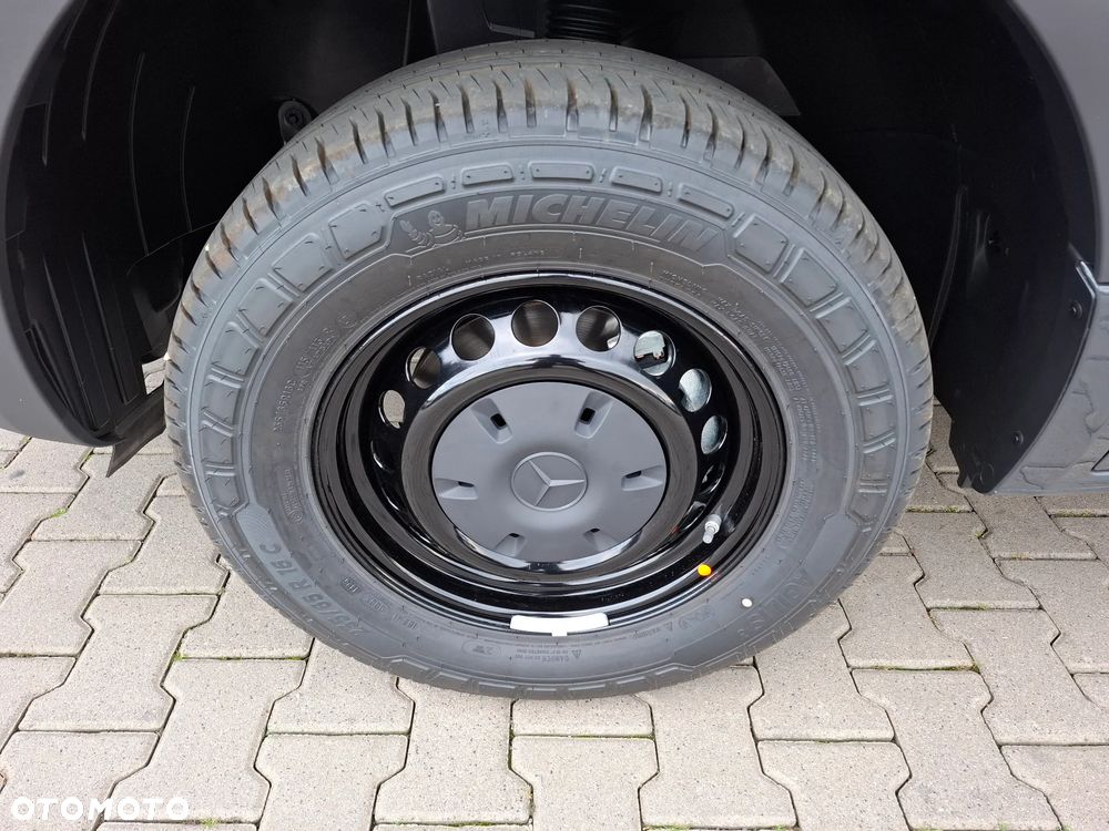 Mercedes-Benz Sprinter 319 CDI Furgon PRO 3665 mm L2H2 - 13