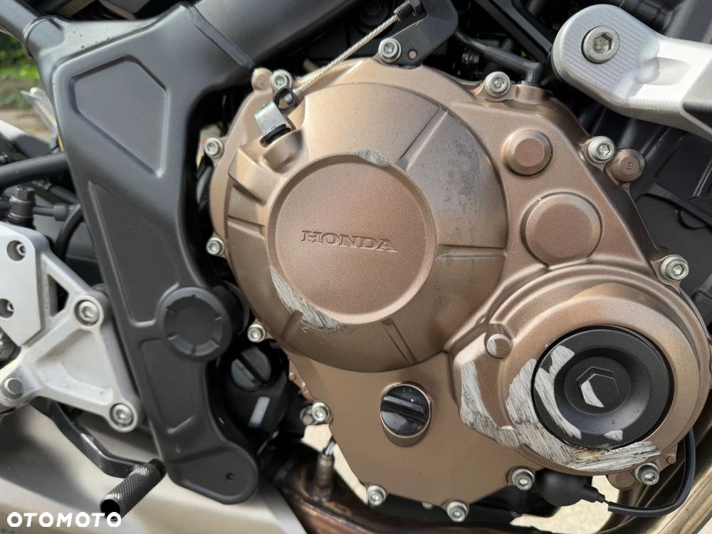 Honda CB - 23