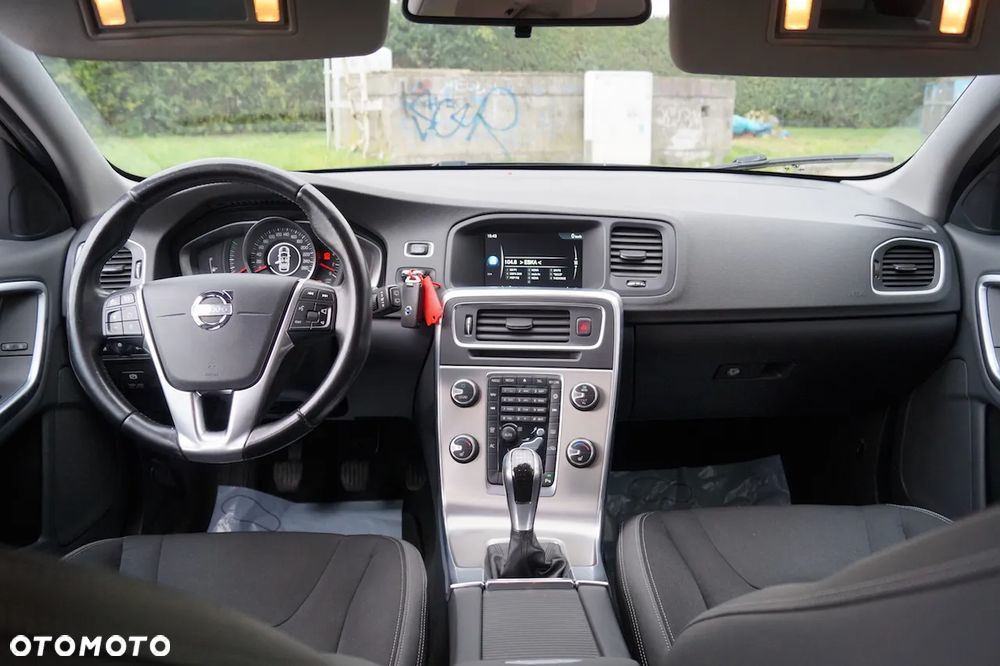 Volvo V60 D4 Summum - 27