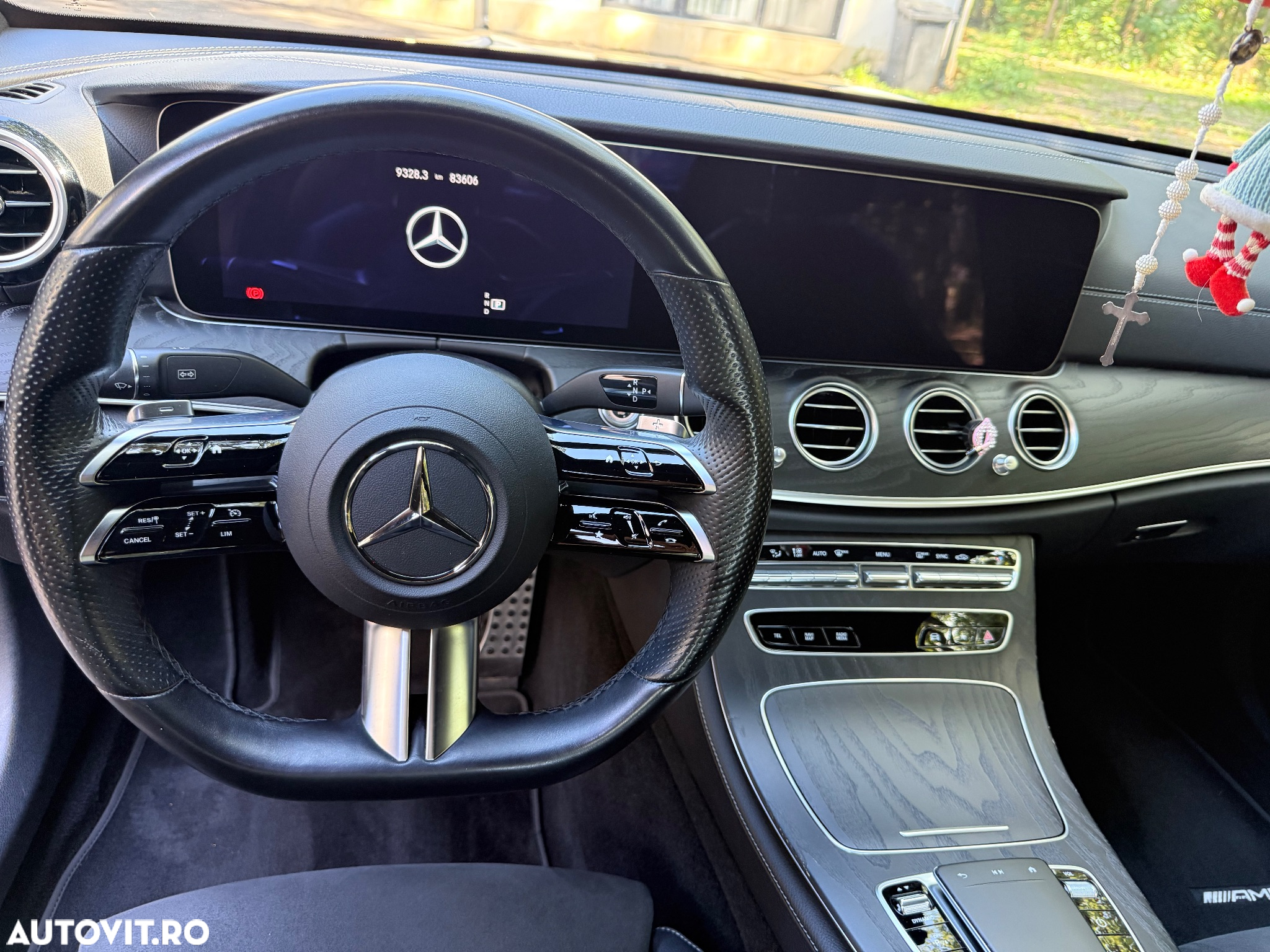 Mercedes-Benz E 220 d T 9G-TRONIC AMG Line - 9