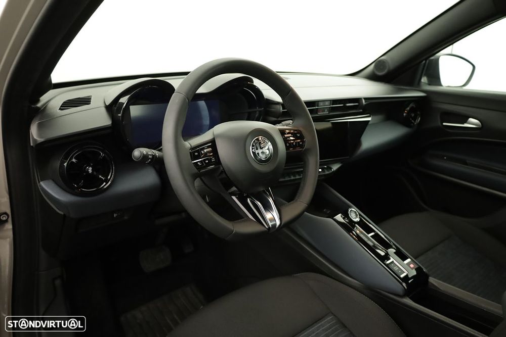 Alfa Romeo Junior Elletrica 50 kWh - 8