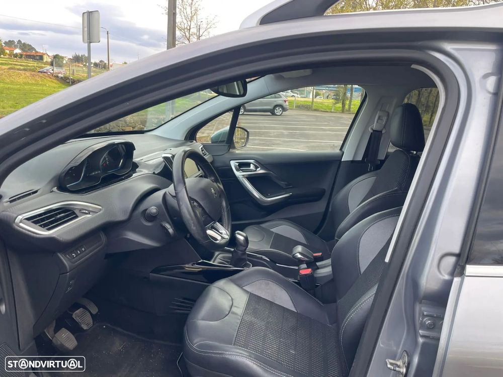 Peugeot 2008 1.2 PureTech Style - 7