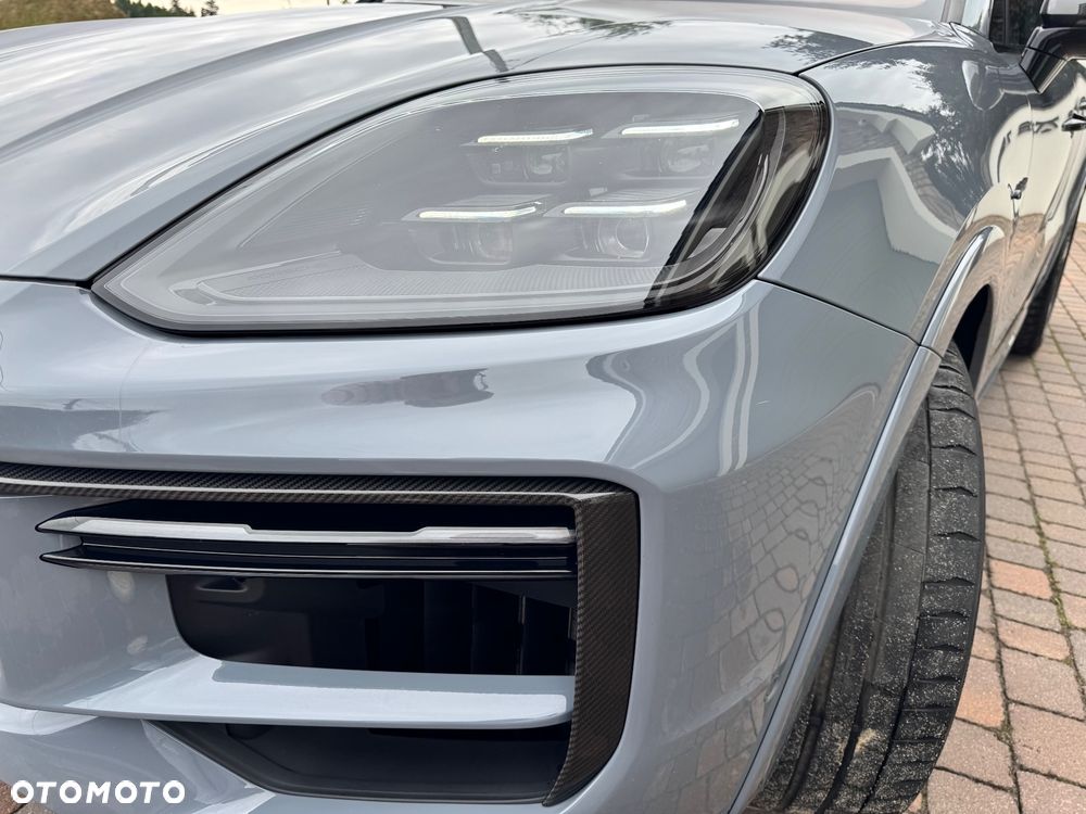Porsche Cayenne Turbo E-Hybrid PHEV - 5