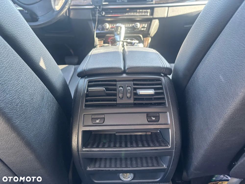 BMW Seria 5 535i xDrive - 13
