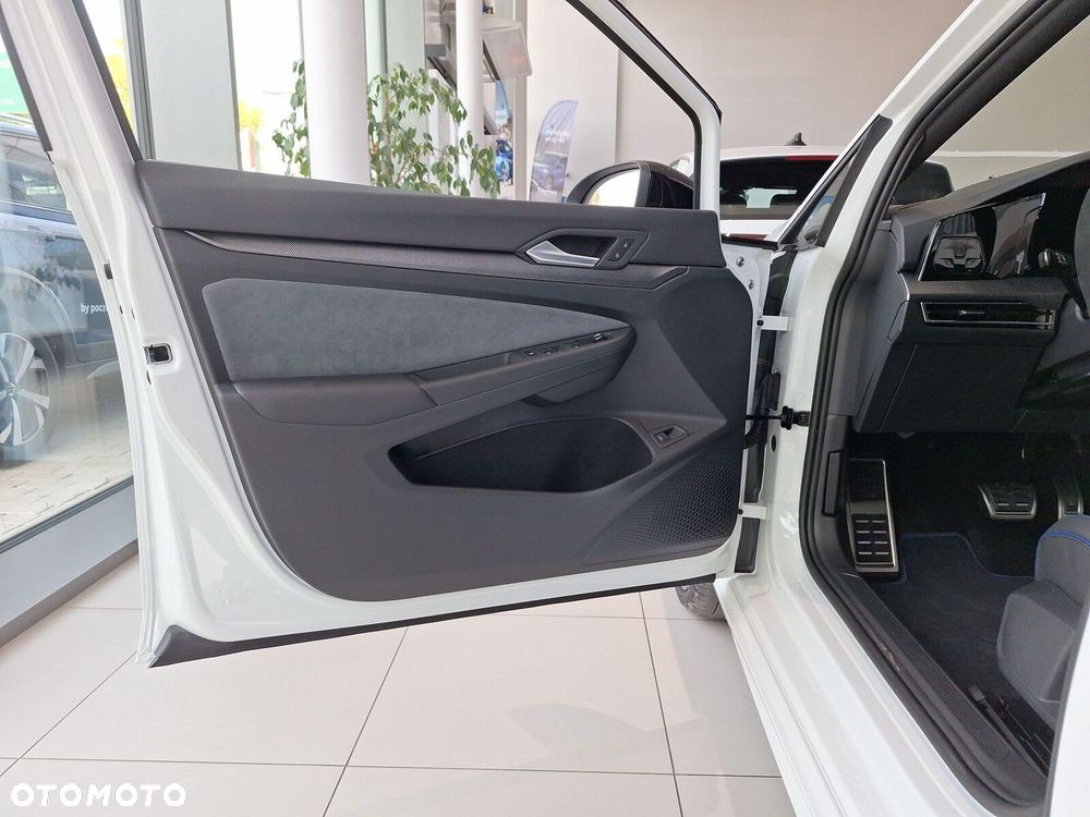 Volkswagen Golf Variant - 10
