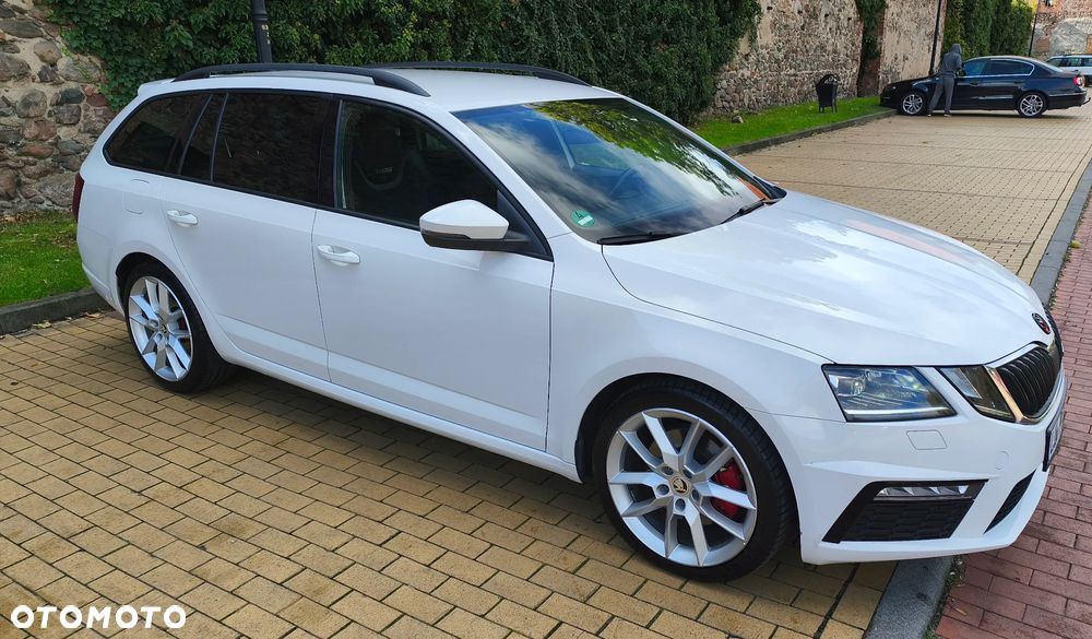Skoda Octavia 2.0 TDI DSG RS - 37