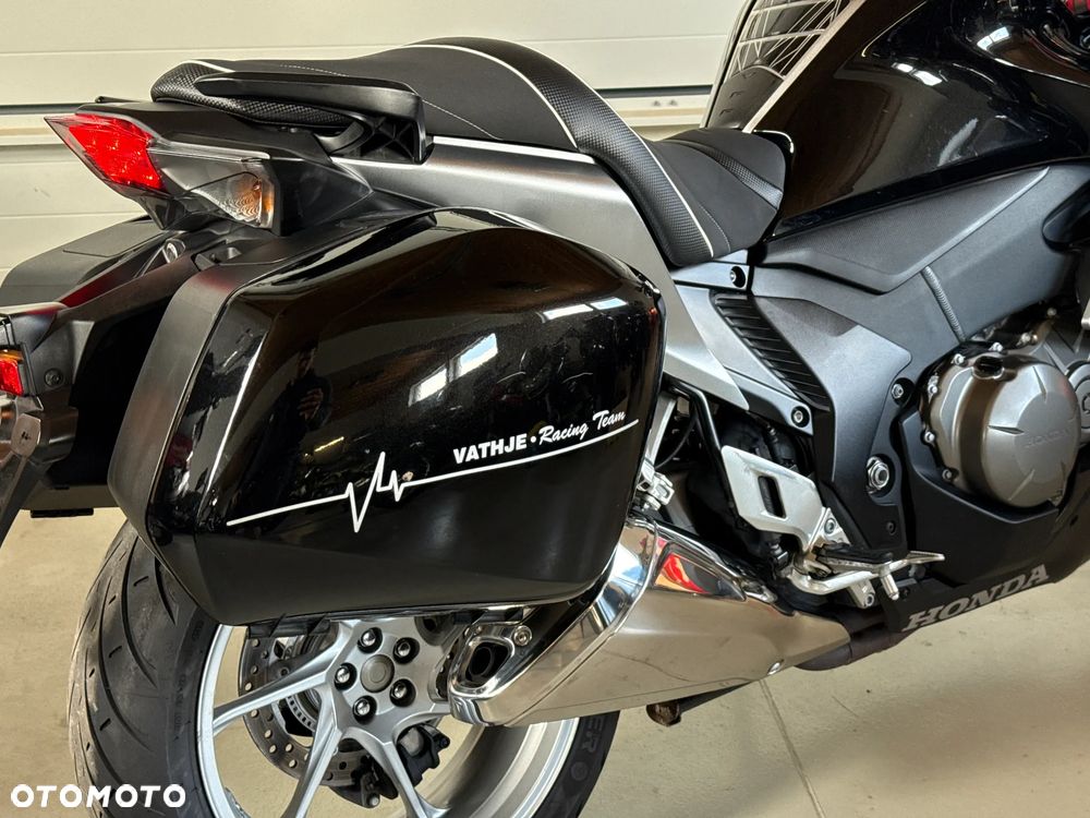 Honda VFR - 19