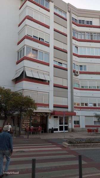 Apartamento T-3 desocupado