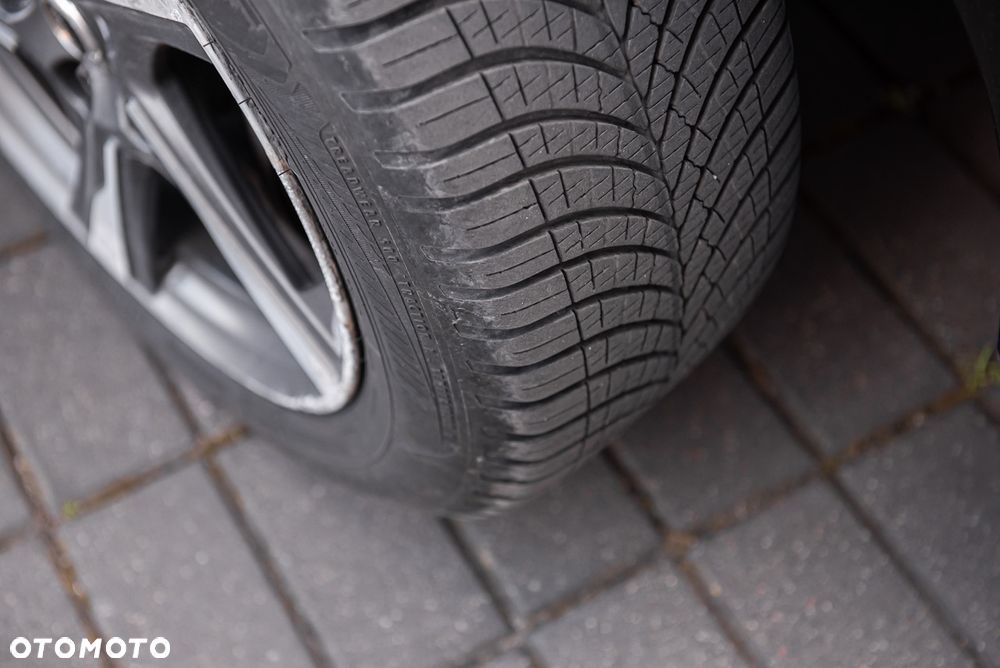 Volvo V40 D3 Geartronic RDesign - 32