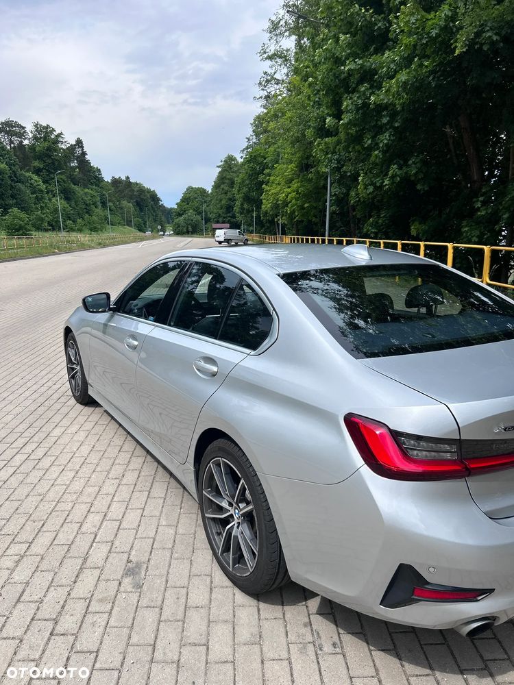 BMW Seria 3 330i Luxury Line sport - 9