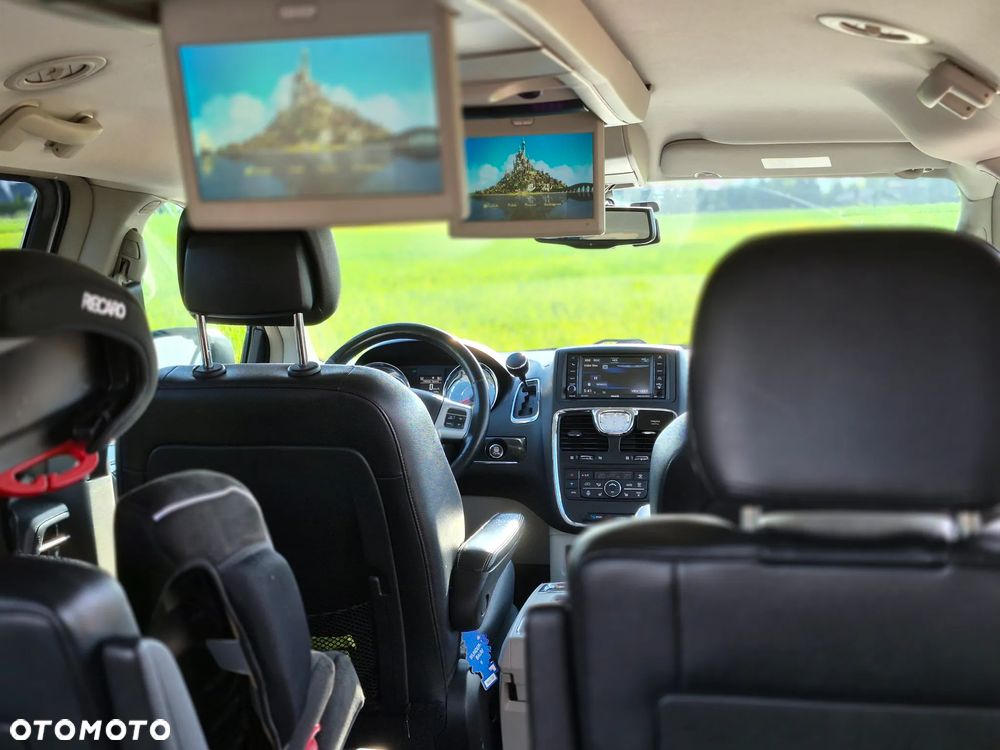 Chrysler Town & Country 3.6 Limited - 9