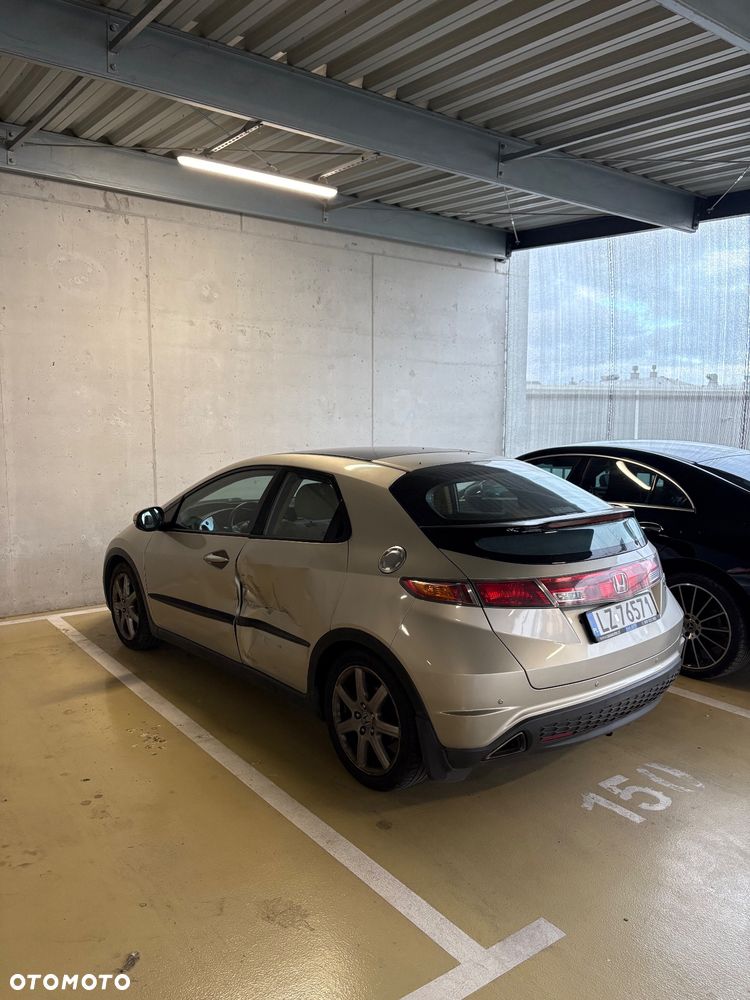 Honda Civic 1.8 Executive - 3