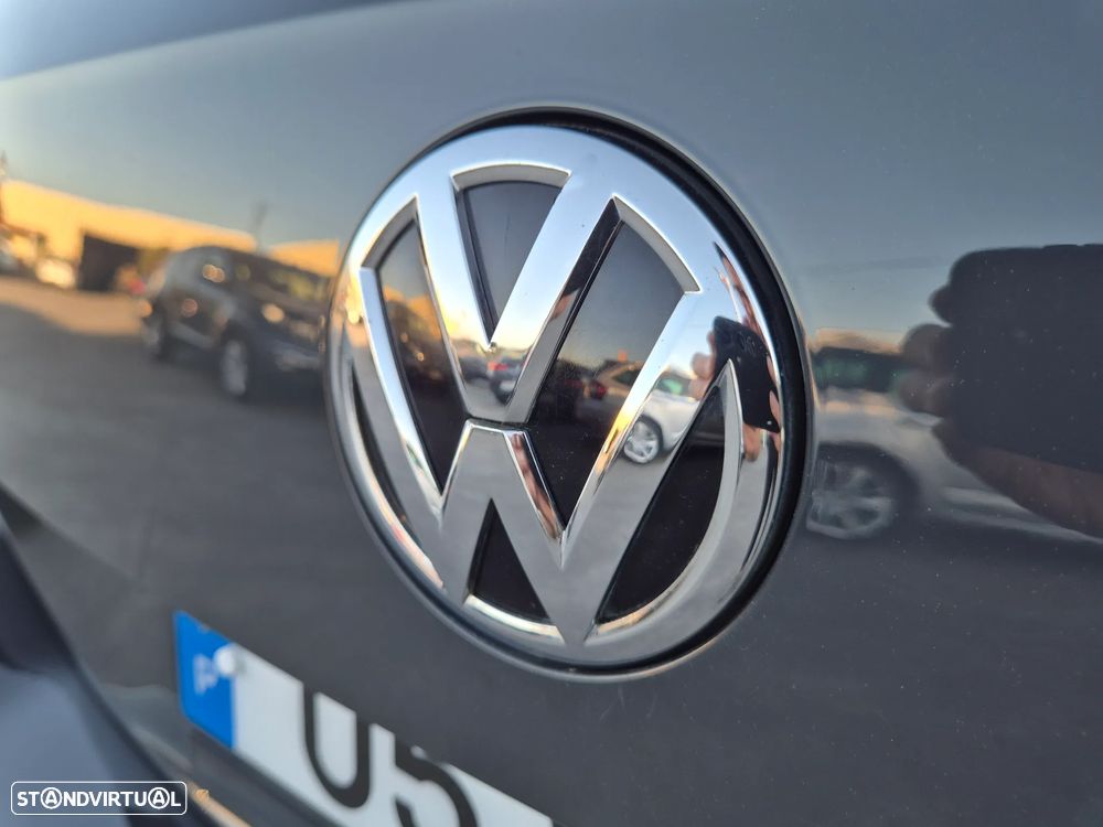 VW Passat Variant 2.0 TDI Confortline - 21