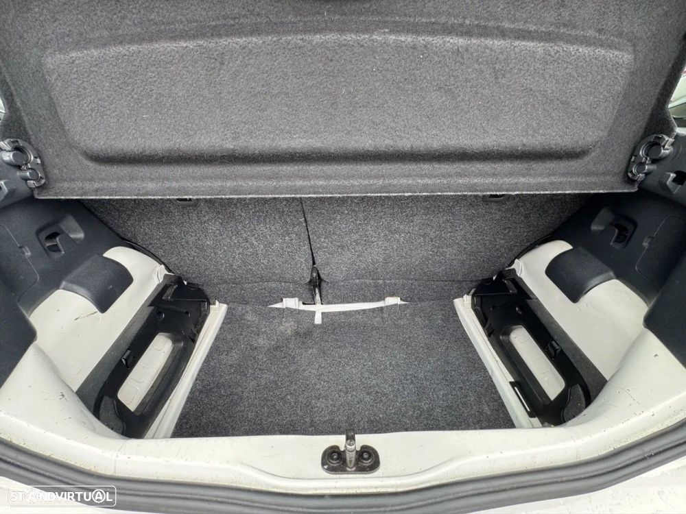 VW Up! 1.0 White - 22