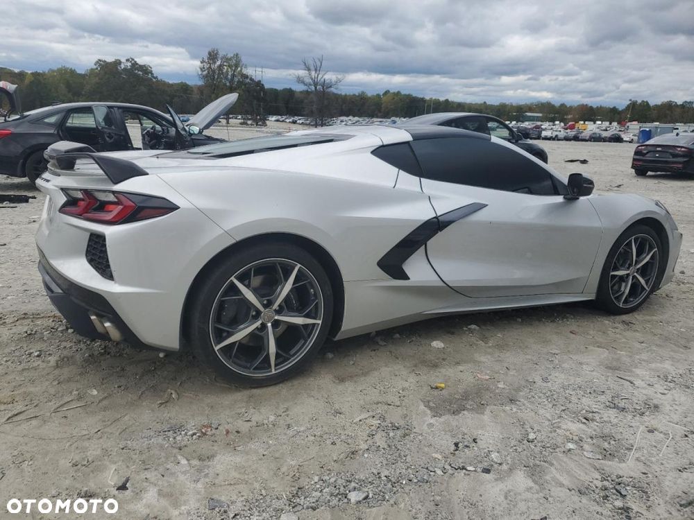 Chevrolet Corvette - 3