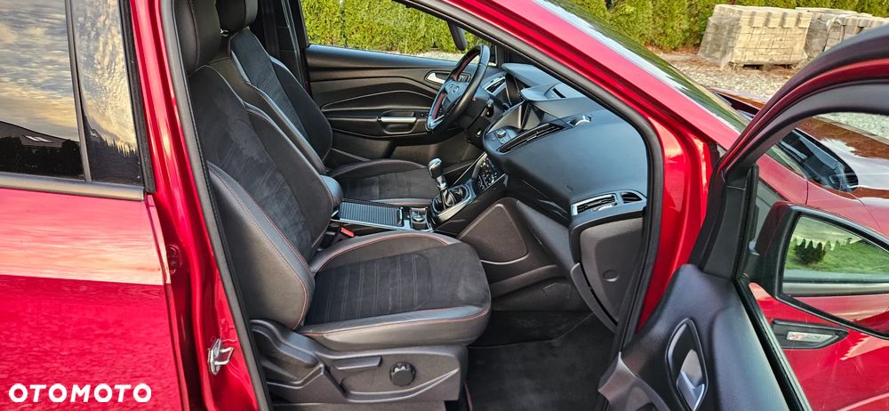 Ford Kuga 2.0 TDCi 4x2 ST-Line - 19