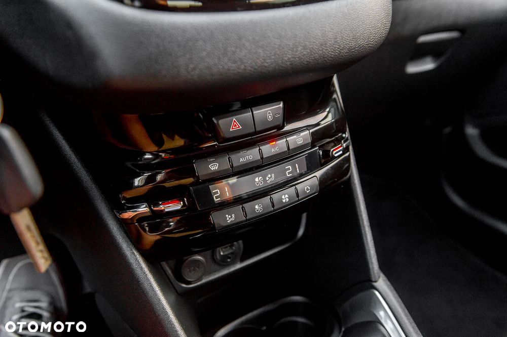 Peugeot 208 1.6 VTi Allure - 30