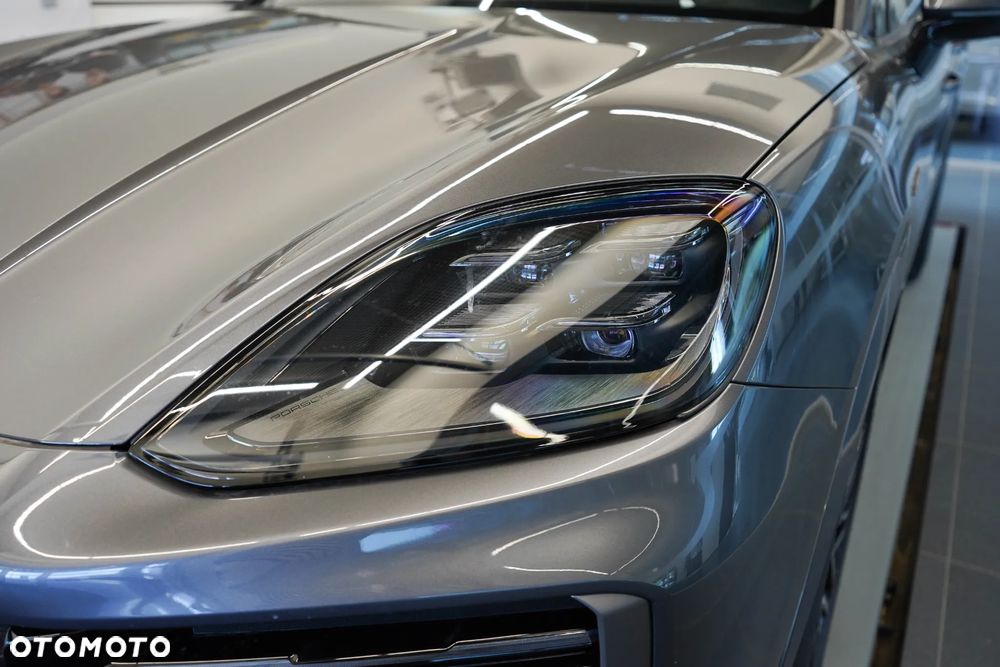 Porsche Cayenne Turbo E-Hybrid PHEV - 33
