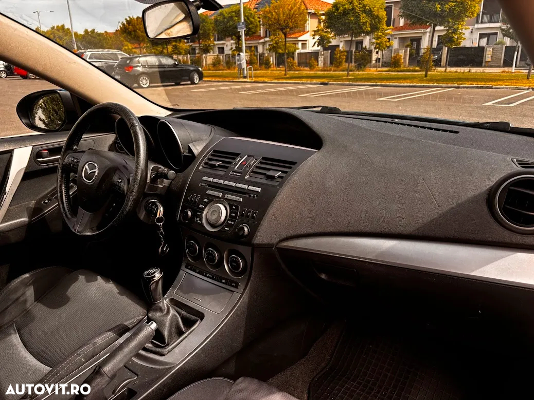 Mazda 3 - 4