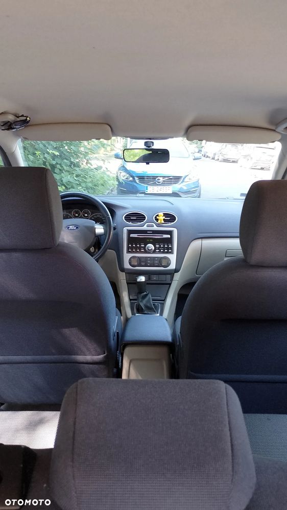 Ford Focus 1.6 Ambiente - 9