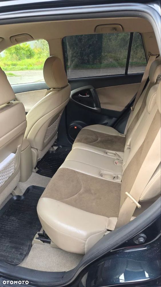 Toyota RAV4 2.2 D-4D Premium - 4