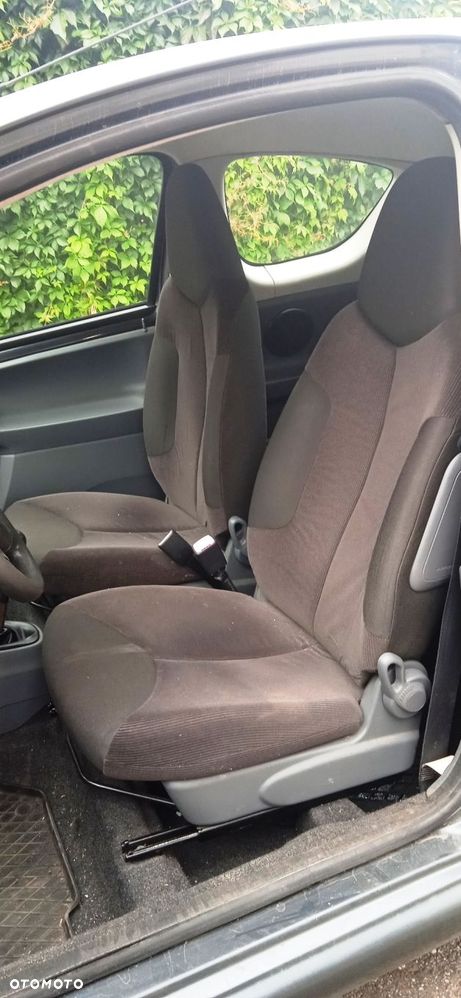 Na części Toyota Aygo lak. 1E0 silnik skrzynia maska zderzak drzwi klapa szyba fotel kanapa lusterko - 8