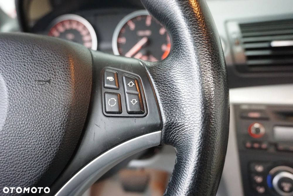 BMW Seria 1 120d - 27