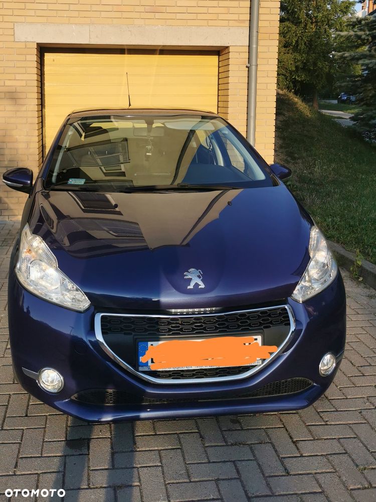 Peugeot 208 - 1