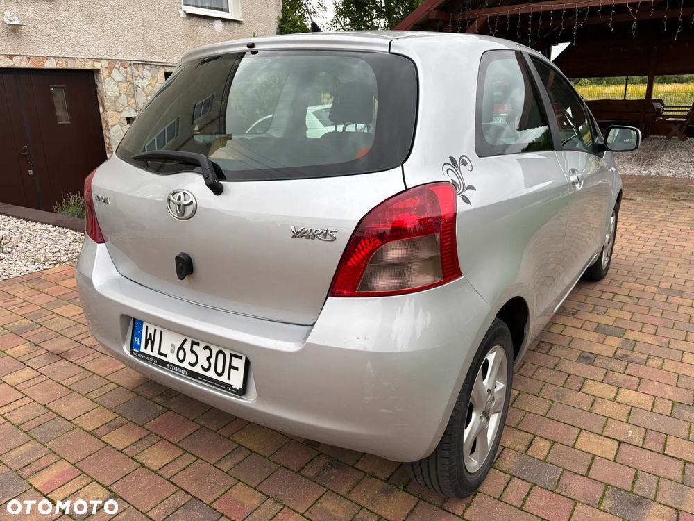 Toyota Yaris 1.3 Terra - 4