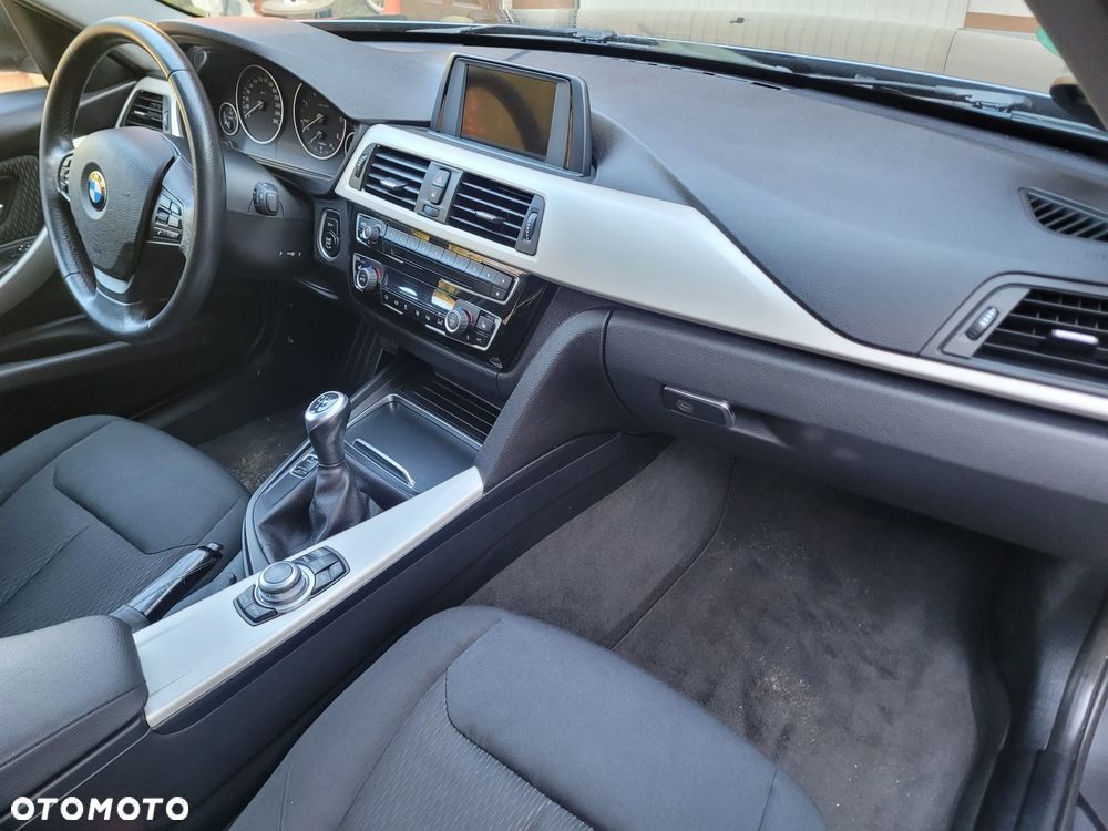 BMW Seria 3 320d Edition M Sport Shadow - 32