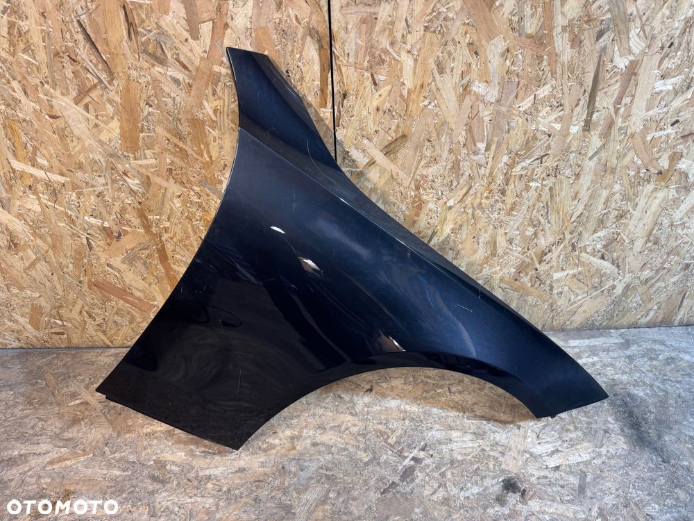 Przedni prawy błotnik Mercedes c klasa 206