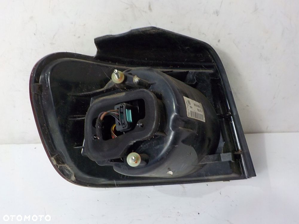 VOLKSWAGEN GOLF V PLUS LIFT LAMPA PRAWA TYŁ TYLNA - 5
