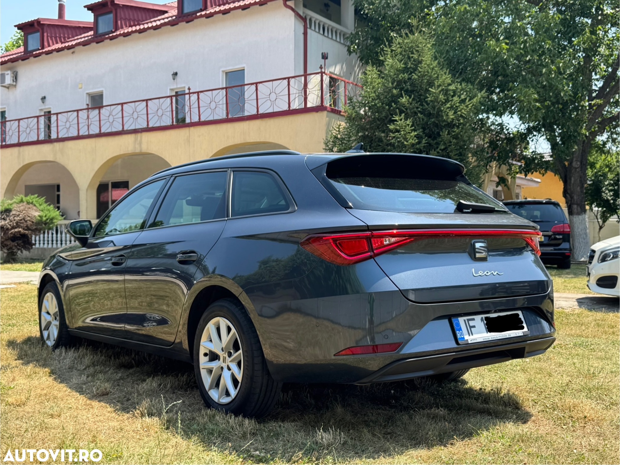 Seat Leon Sportstourer 2.0 TDI DSG Style - 6