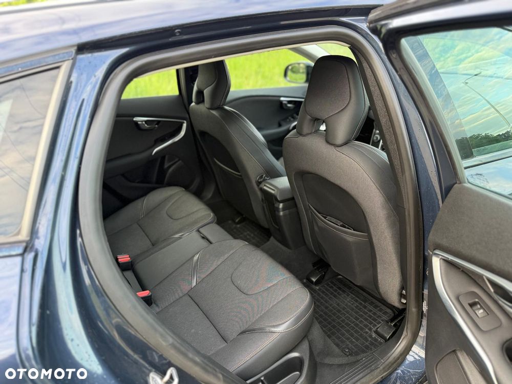 Volvo V40 D2 Momentum - 18