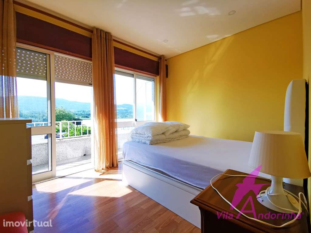 Moradia T4 a 10 metros da praia - Grande imagem: 4/21