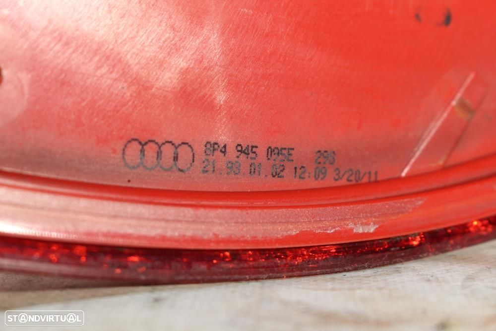 Farolim Esquerdo Audi A3 Sportback (8Pa)  8P4945095e / Chassi Condutor - 5