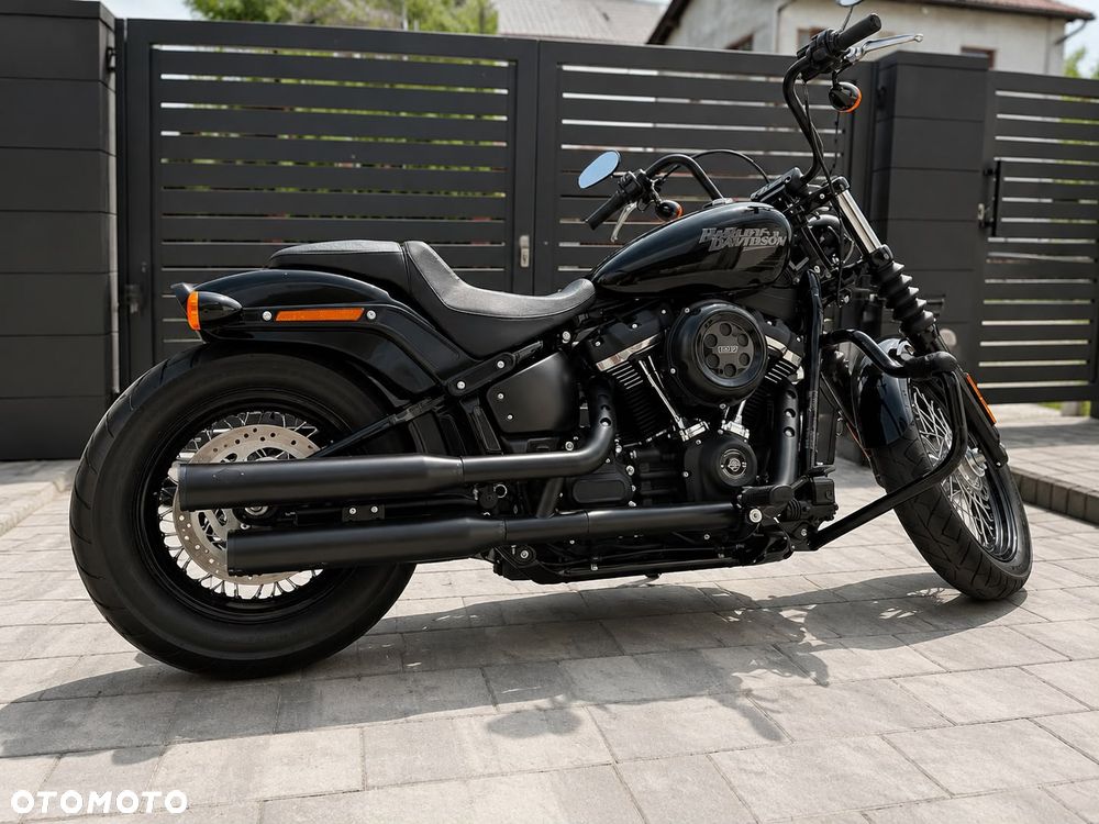 Harley-Davidson Dyna Street Bob - 4