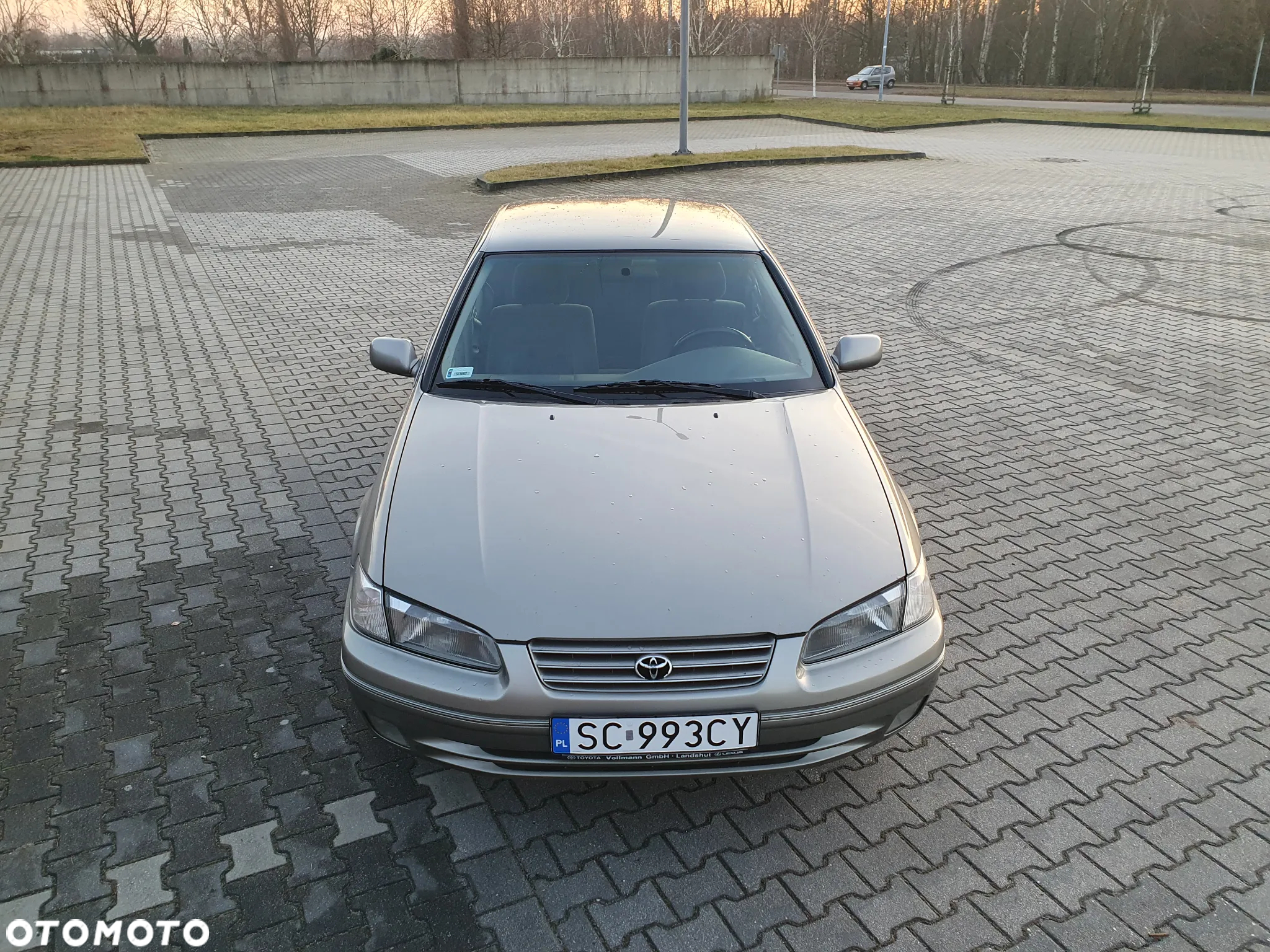 Toyota Camry 2.2 GL - 12