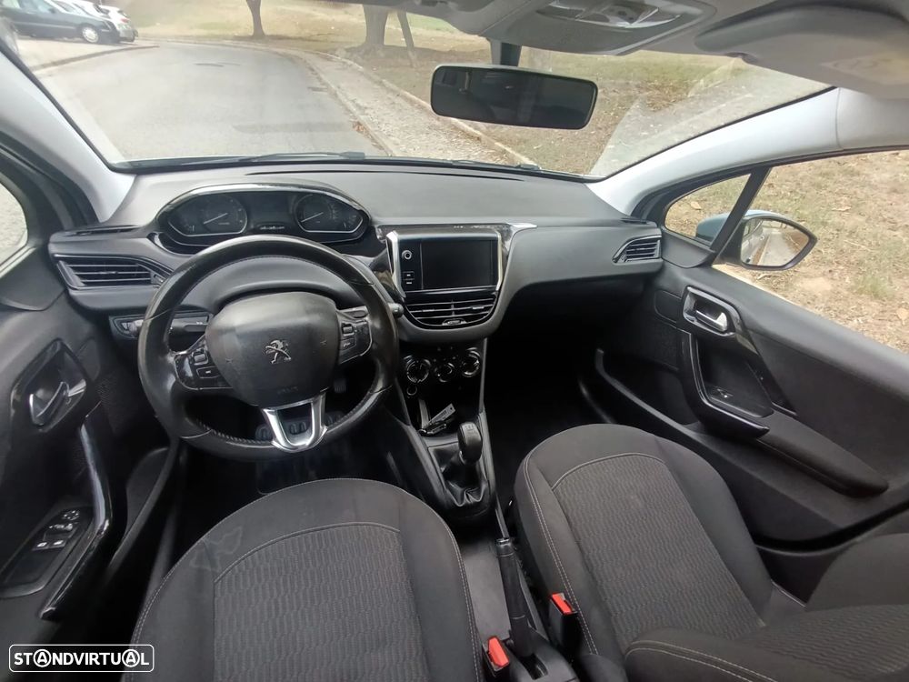 Peugeot 208 1.6 BlueHDi Style - 11