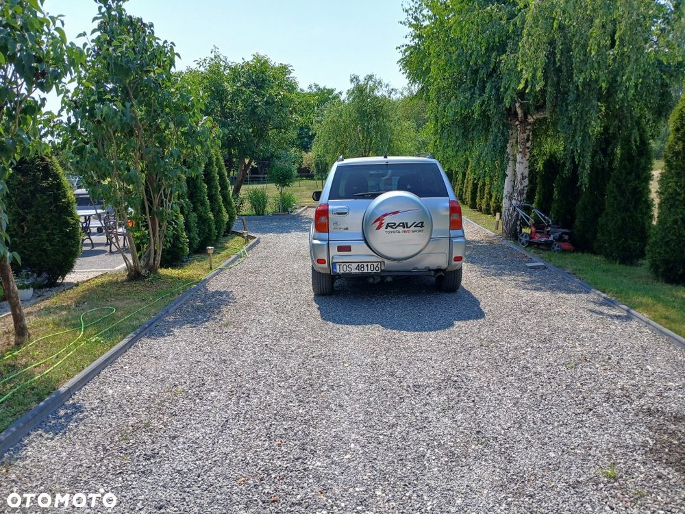 Toyota RAV4 - 6