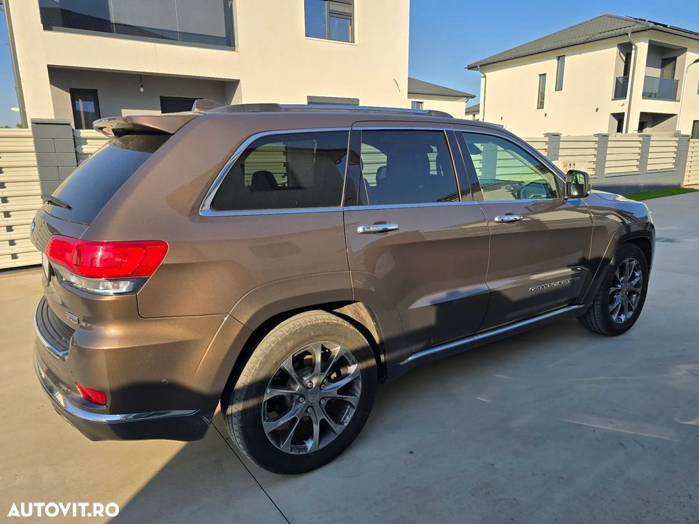 Jeep Grand Cherokee - 22