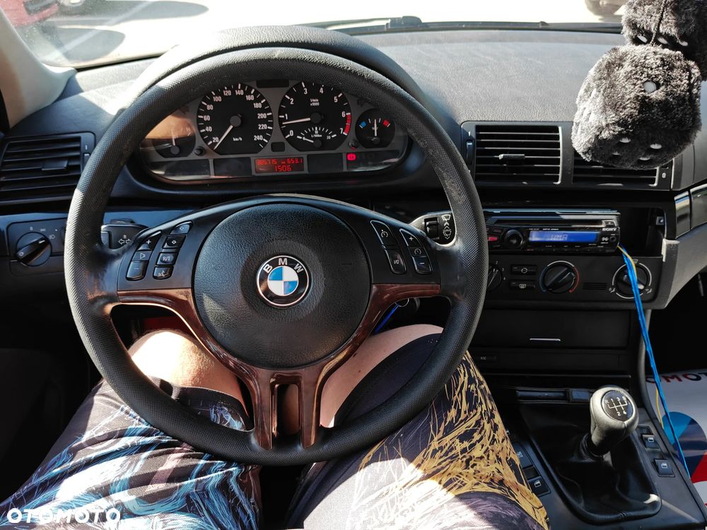 BMW Seria 3 320i - 26