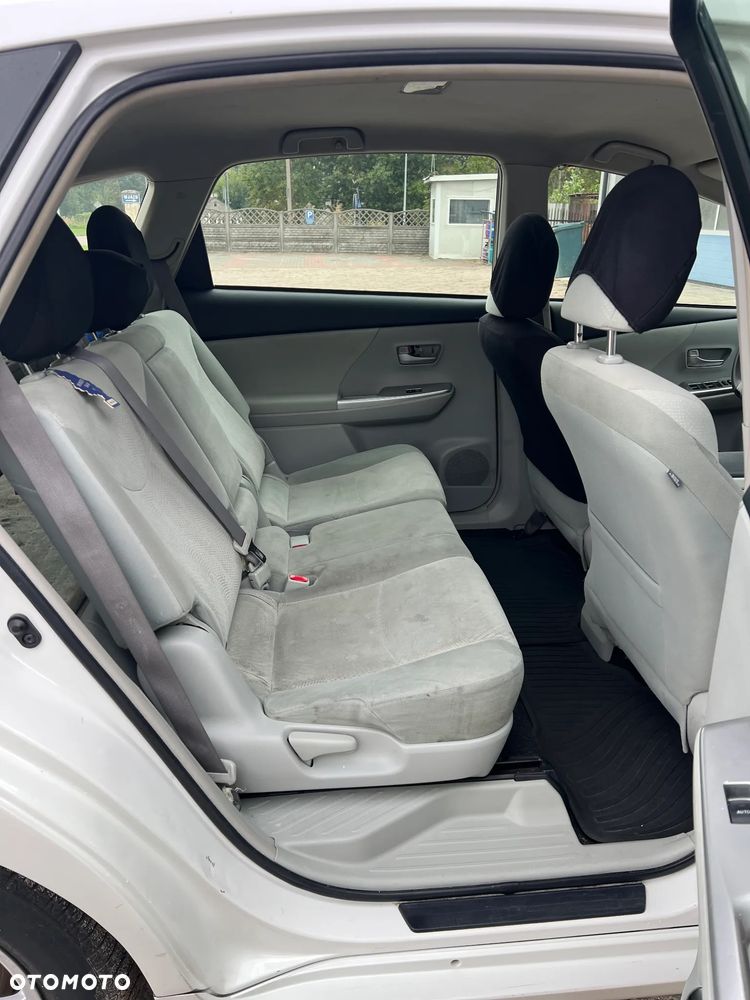 Toyota Prius - 17