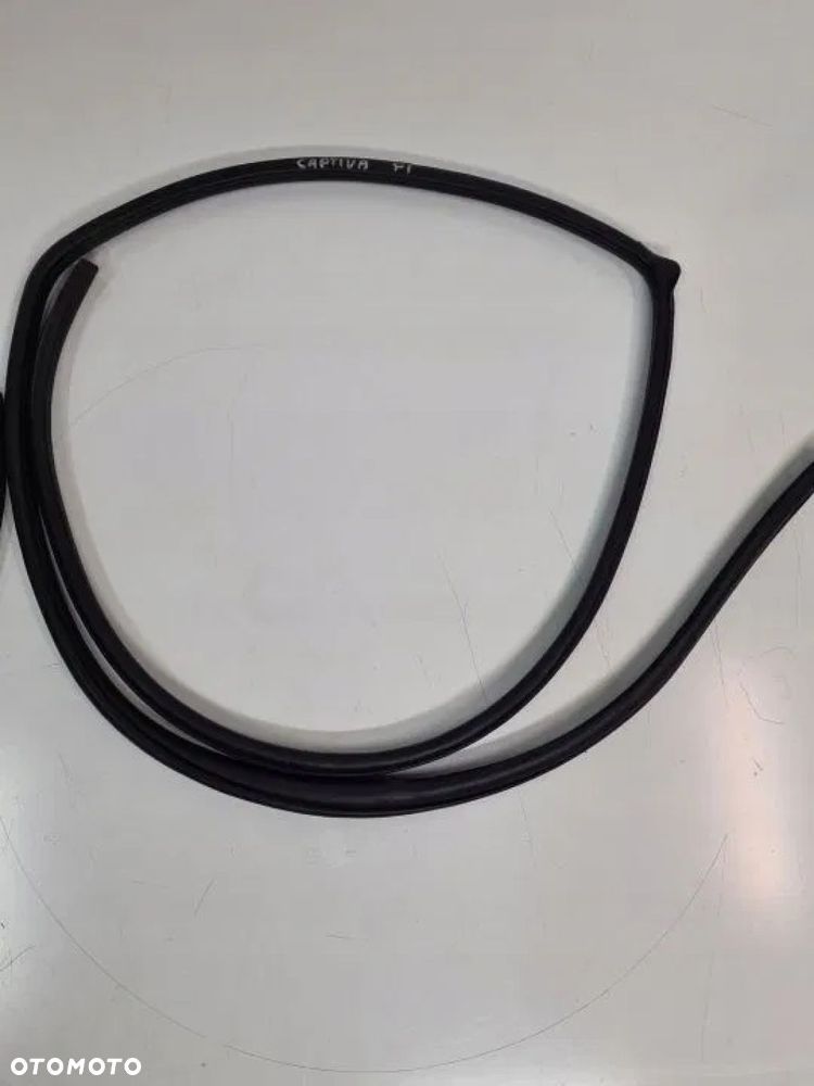 Uszczelka drzwi Prawy Tył Chevrolet Captiva Lift - 1