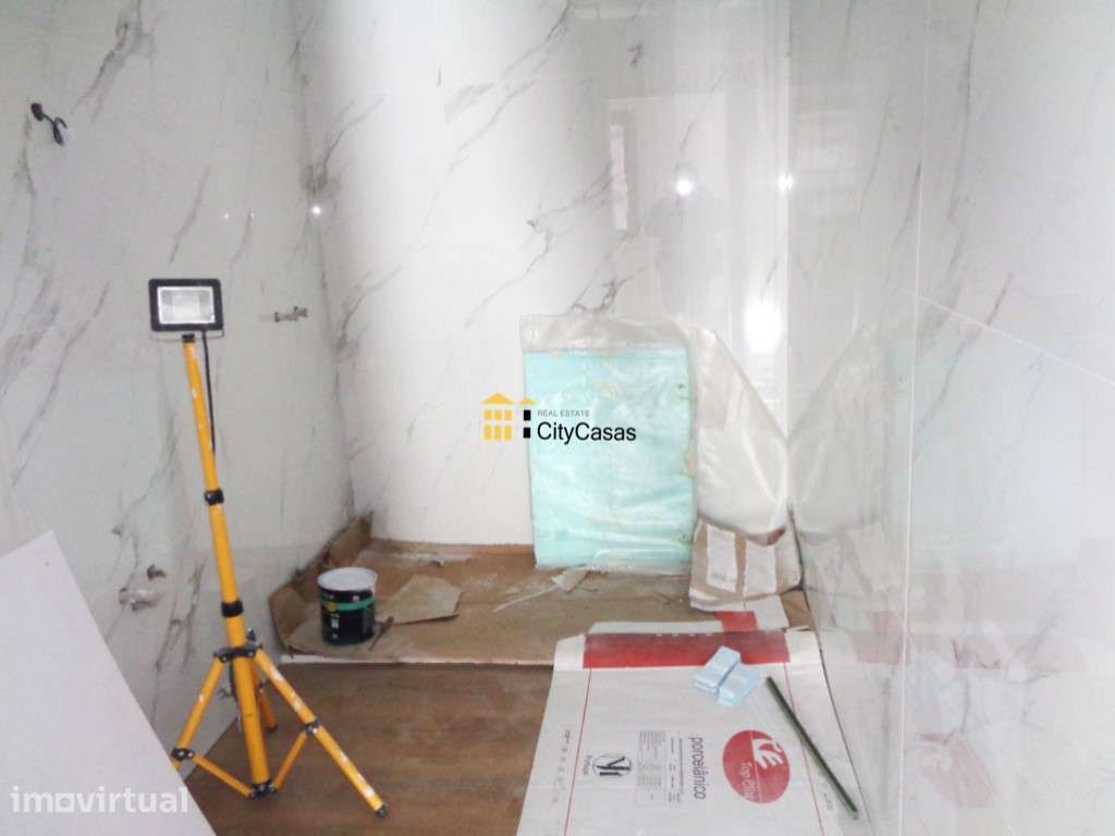 Andar Moradia T2 Renovado em Valbom - Grande imagem: 4/15