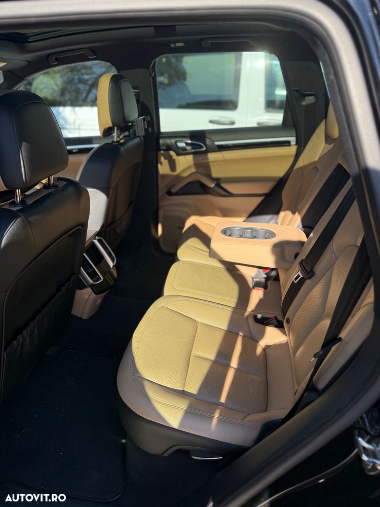 Porsche Cayenne Tiptronic S - 28